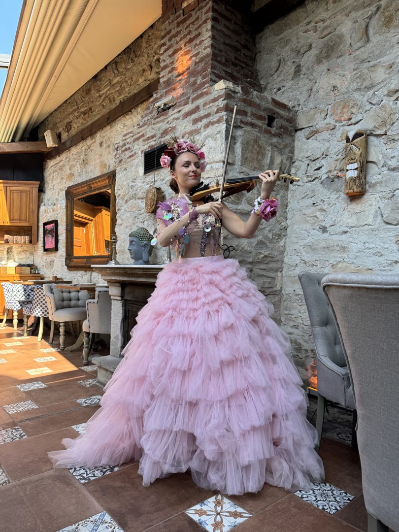 Pembe Tül